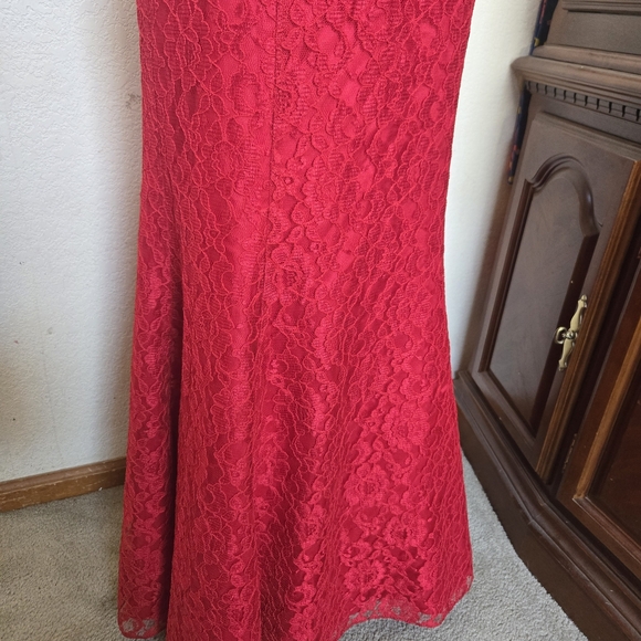 ZUM ZUM, NWT,Elegant Maxi Dress Red Lace Halter Dress. Size 4 - Picture 5 of 11